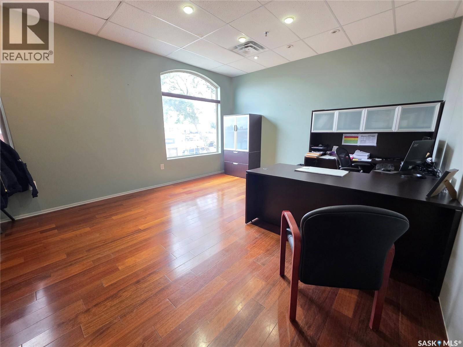 202 245 Central AVENUE N photo 10