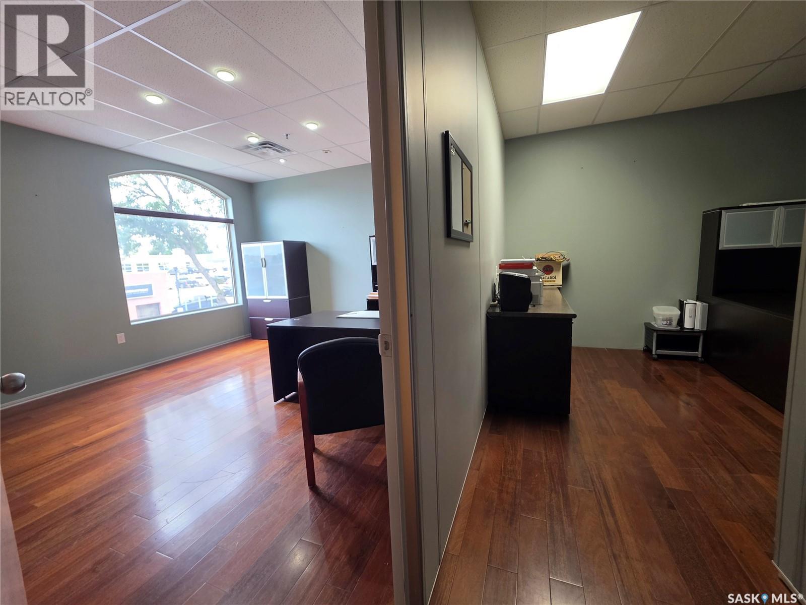 202 245 Central AVENUE N photo 9