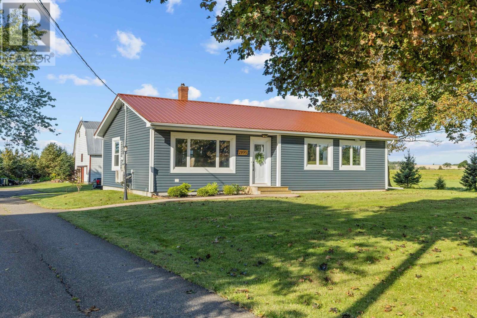 2095 North York River Rd, Warren Grove, Prince Edward Island  C0A 1H5 - Photo 1 - 202623107