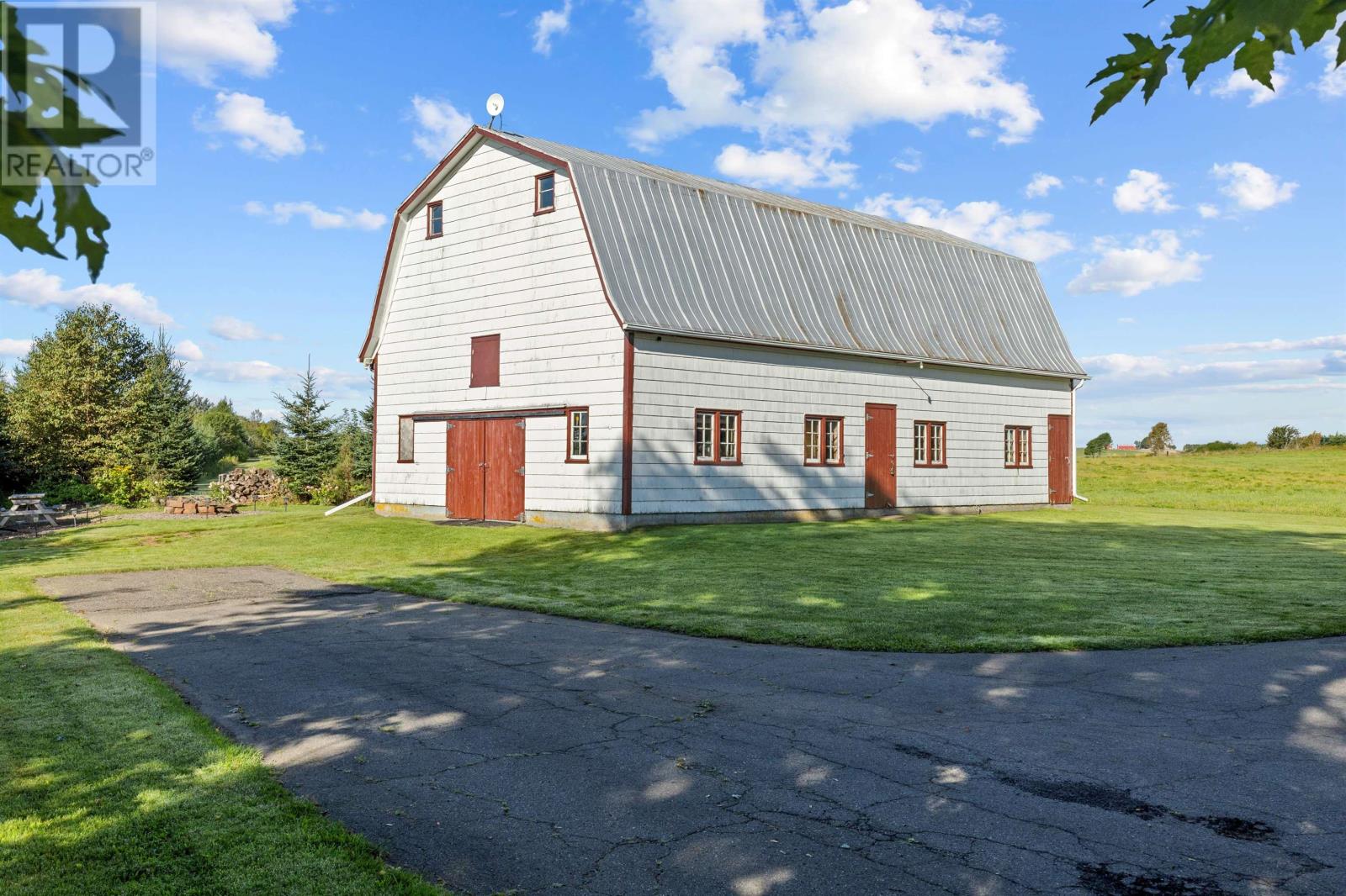 2095 North York River Rd, Warren Grove, Prince Edward Island  C0A 1H5 - Photo 6 - 202623107