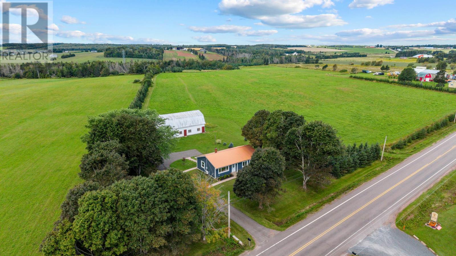 2095 North York River Rd, Warren Grove, Prince Edward Island  C0A 1H5 - Photo 7 - 202623107