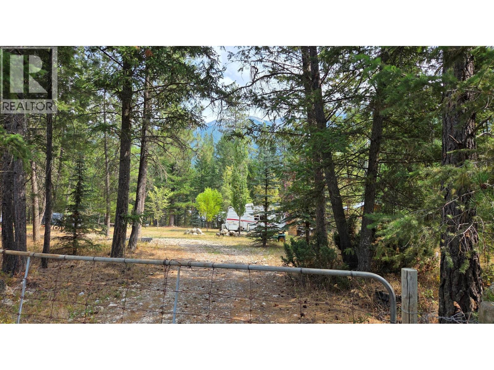 3410 Simon Road, Skookumchuck, British Columbia V0B 2E0 - Photo 6 - 10399562