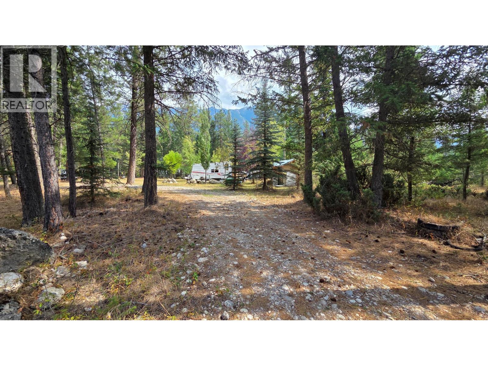 3410 Simon Road, Skookumchuck, British Columbia V0B 2E0 - Photo 8 - 10399562