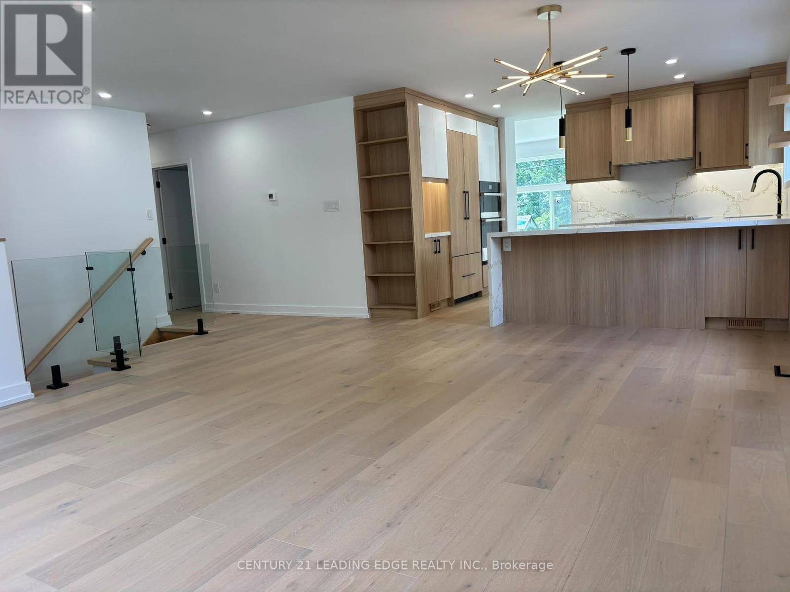 2190 Breezy Brae Drive, Mississauga, Ontario L4Y 1N5 - Photo 3 - W13773834