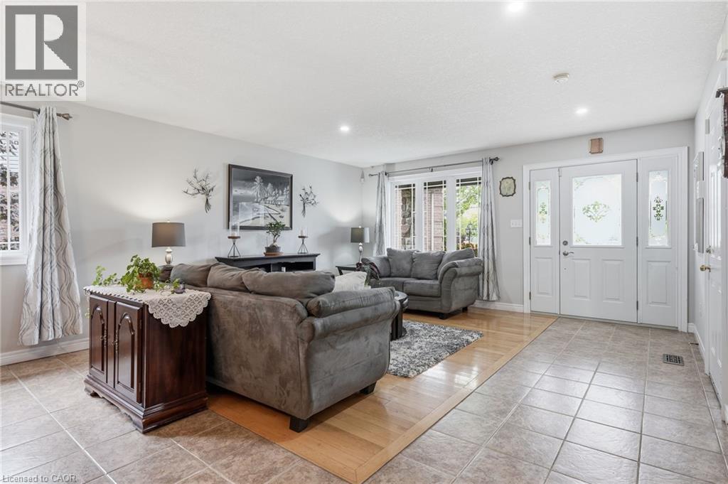 125 Langlaw Drive, Cambridge, Ontario  N1P 1H9 - Photo 4 - 40861855