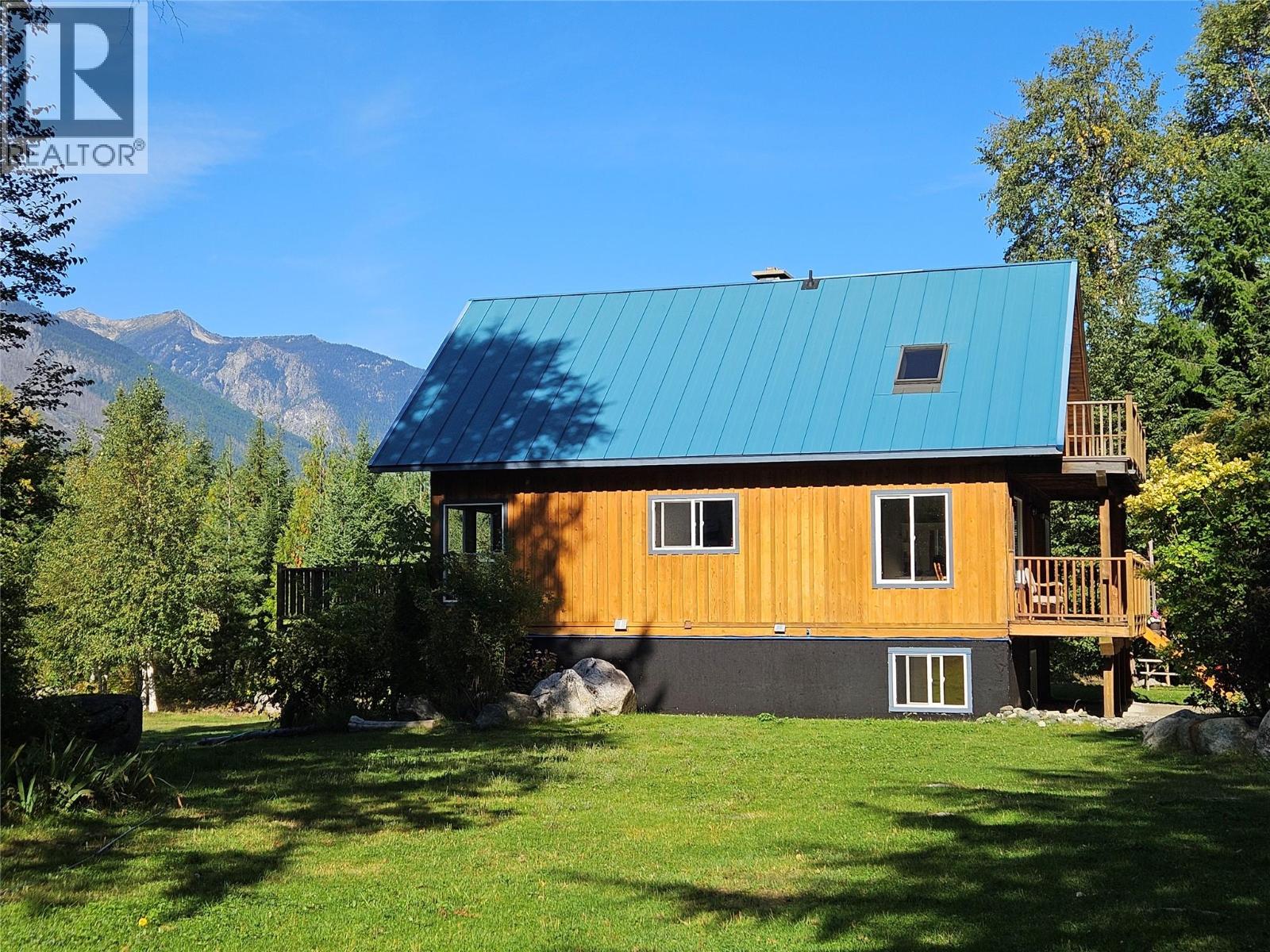 325 East Wilson Creek  E Road, Rosebery, British Columbia  V0G 1S1 - Photo 1 - 10397454