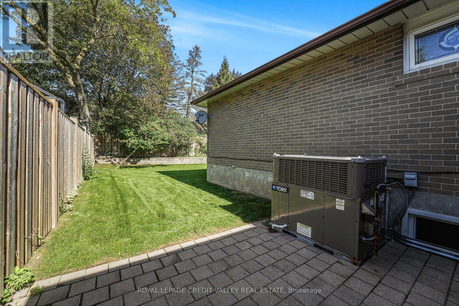 16 Lockton Crescent, Brampton, Ontario  L6W 1C3 - Photo 48 - W13774560