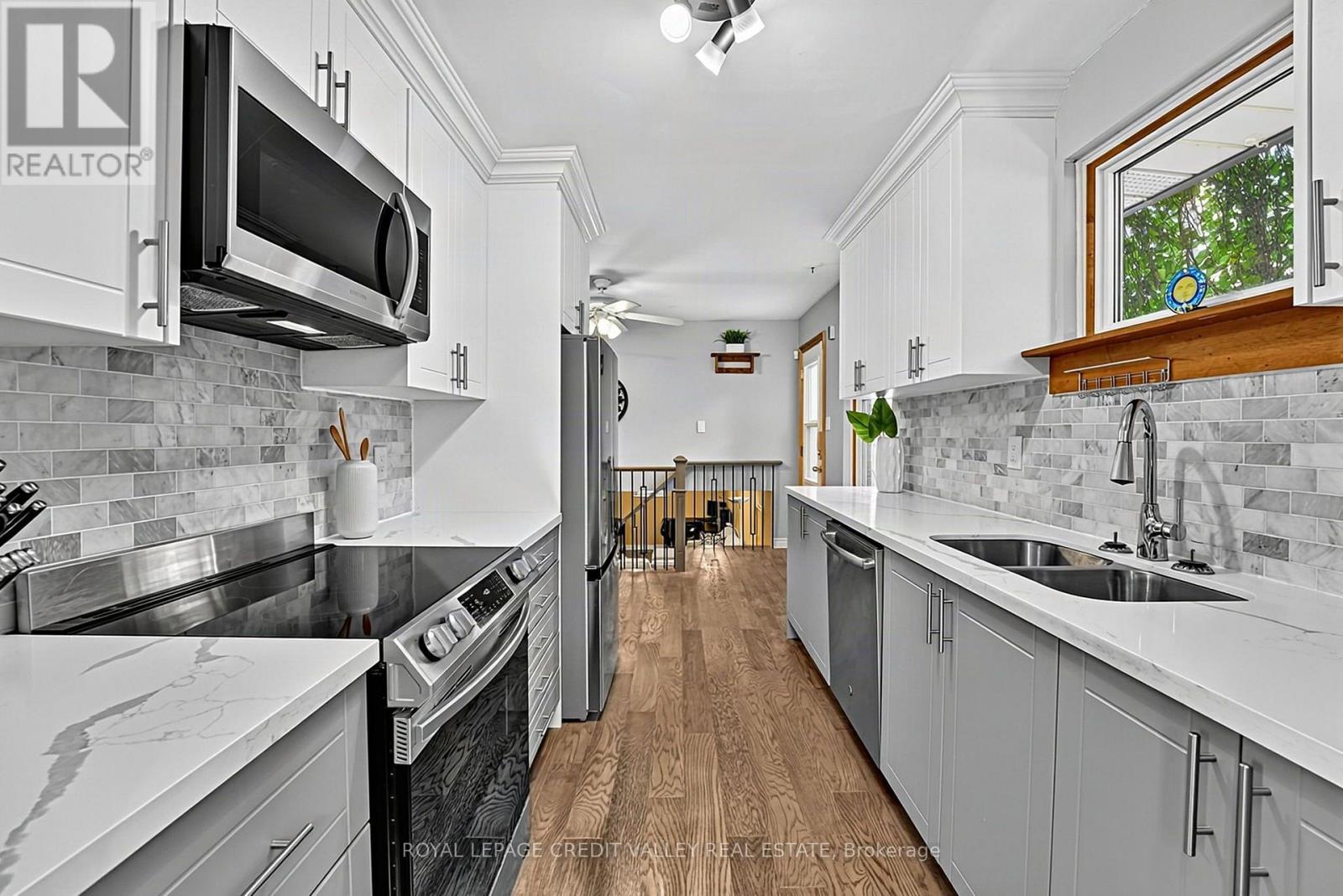 16 Lockton Crescent, Brampton, Ontario  L6W 1C3 - Photo 7 - W13774560
