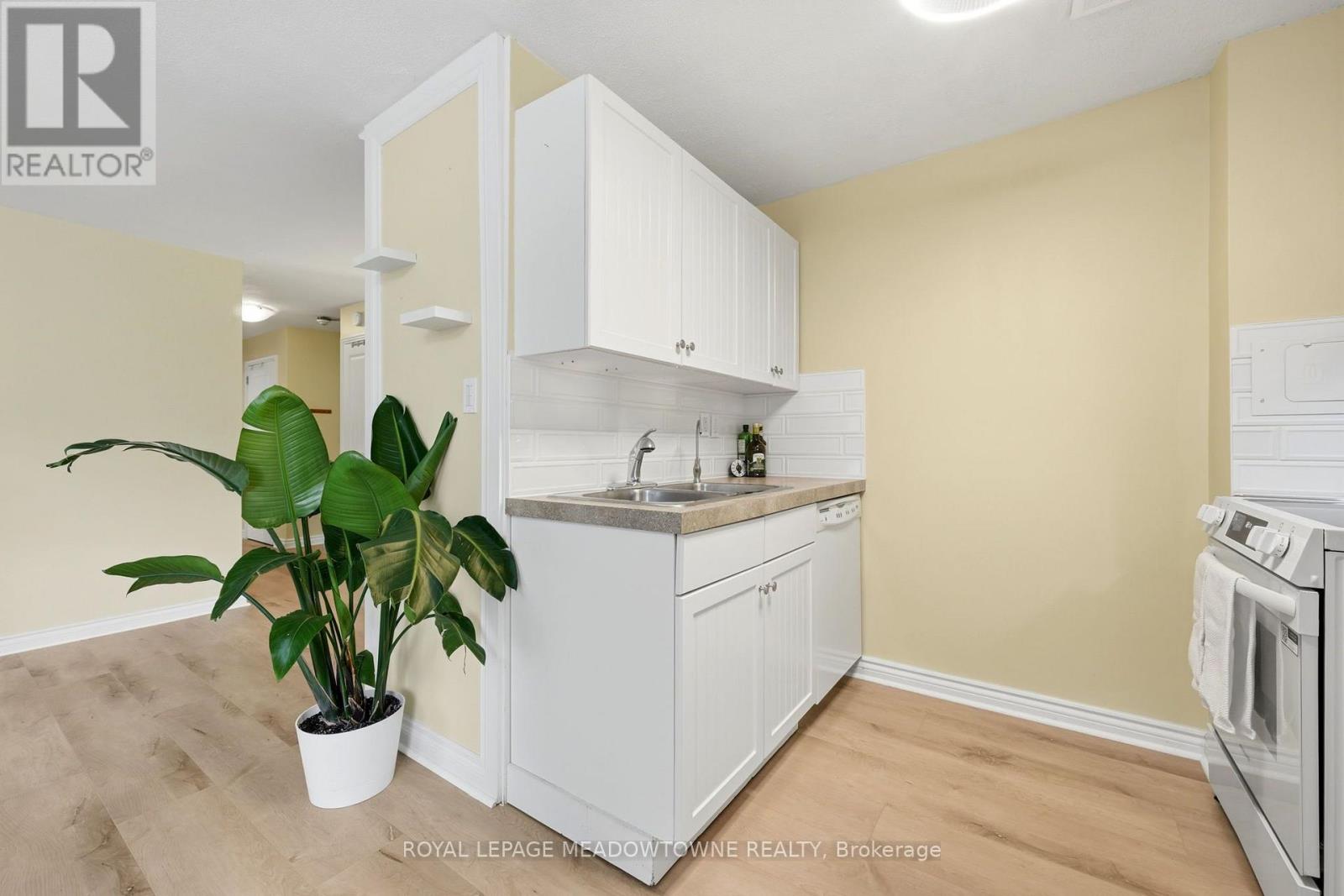 301 - 49 Park Avenue, Halton Hills, Ontario L7G 3H9 - Photo 17 - W13774570