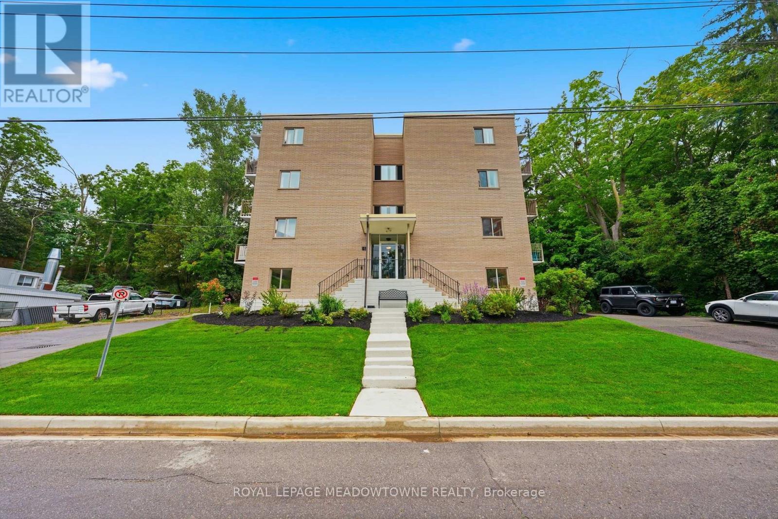 301 - 49 Park Avenue, Halton Hills, Ontario L7G 3H9 - Photo 3 - W13774570