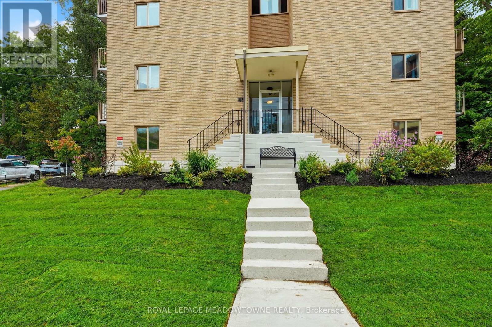 301 - 49 Park Avenue, Halton Hills, Ontario L7G 3H9 - Photo 4 - W13774570