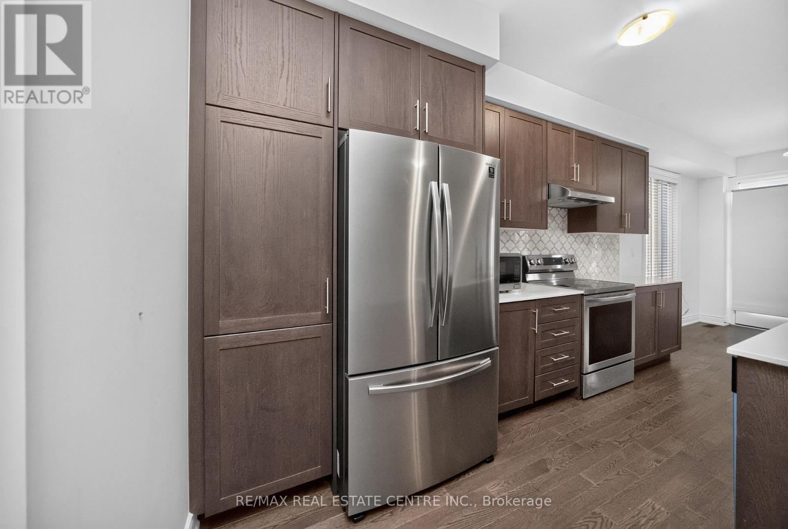 8 Banner Elk Street, Brampton, Ontario  L6Y 6J6 - Photo 11 - W13774576