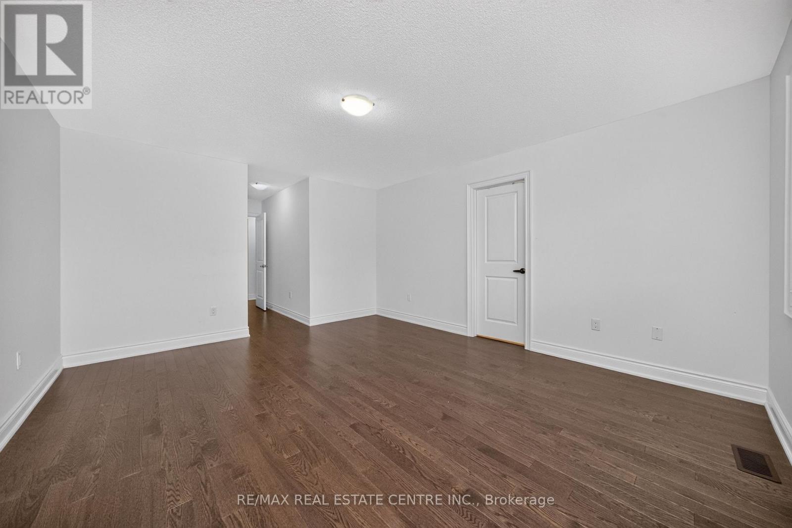 8 Banner Elk Street, Brampton, Ontario  L6Y 6J6 - Photo 17 - W13774576