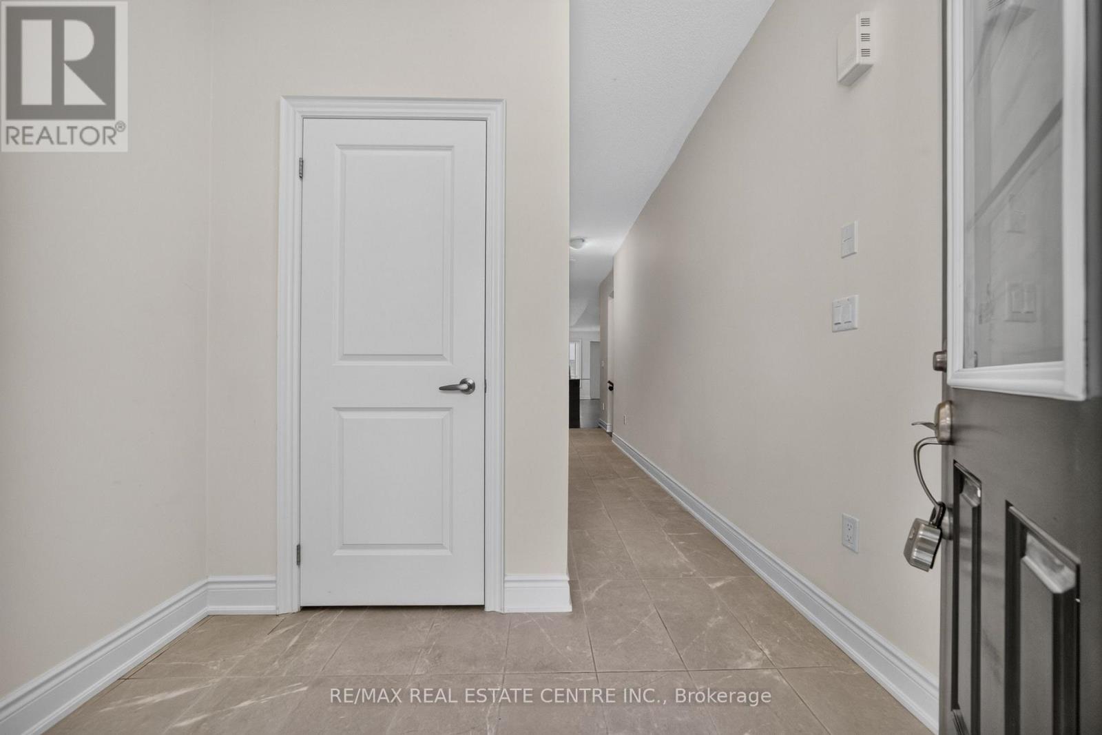 8 Banner Elk Street, Brampton, Ontario  L6Y 6J6 - Photo 2 - W13774576