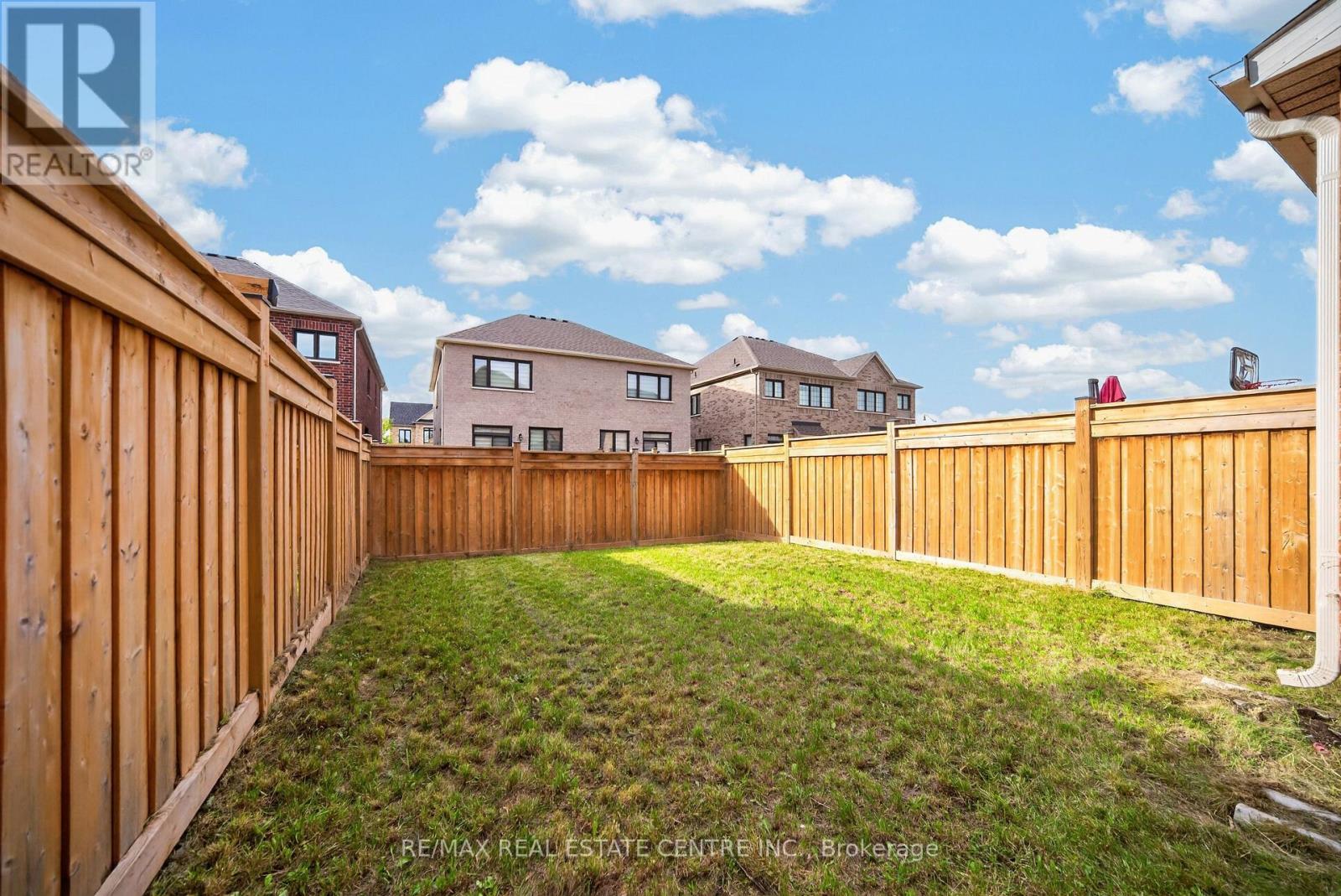 8 Banner Elk Street, Brampton, Ontario  L6Y 6J6 - Photo 29 - W13774576