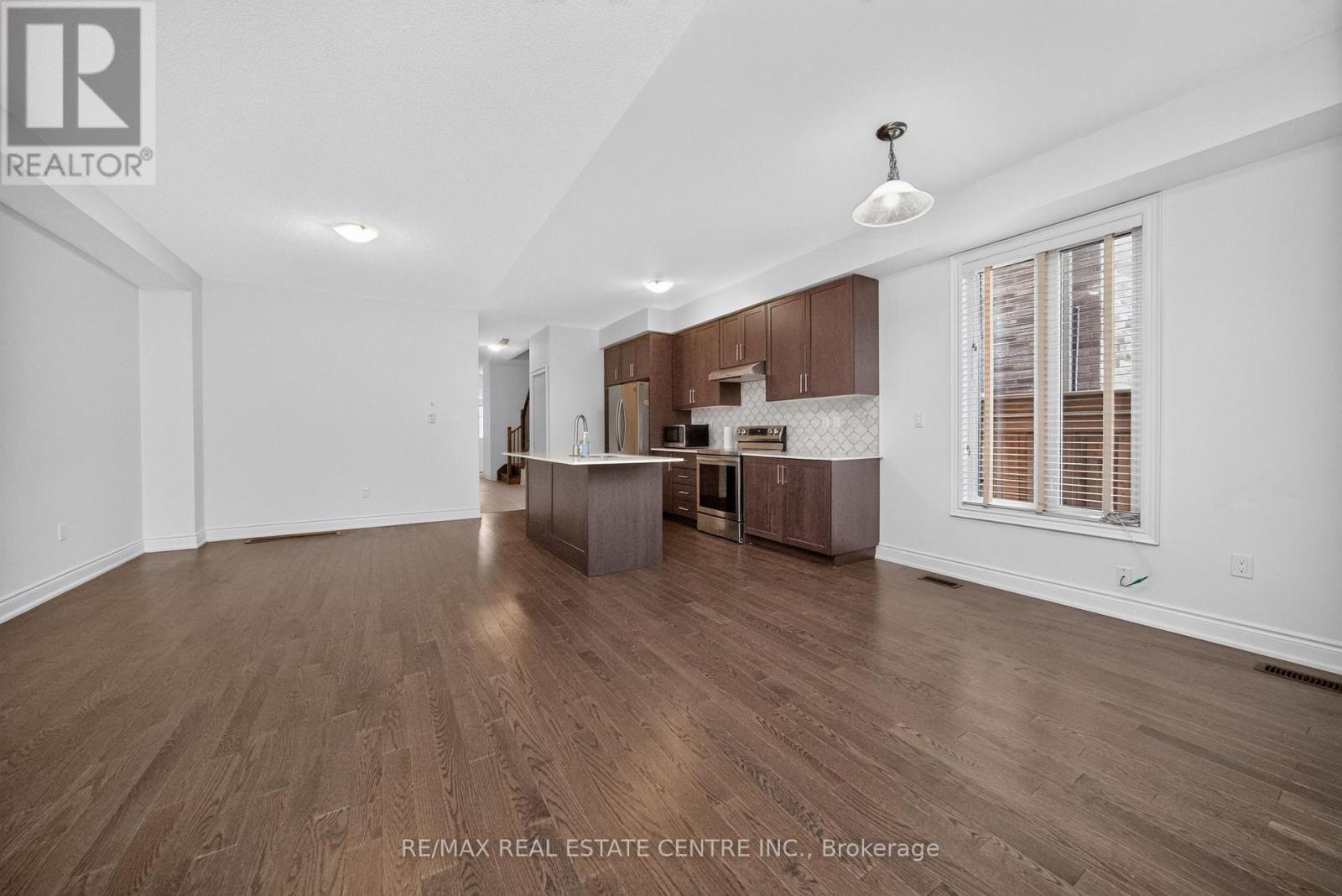 8 Banner Elk Street, Brampton, Ontario  L6Y 6J6 - Photo 8 - W13774576