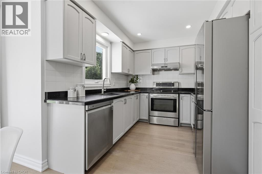 551 Deerhurst Drive, Burlington, Ontario  L7L 5V9 - Photo 15 - 40857565