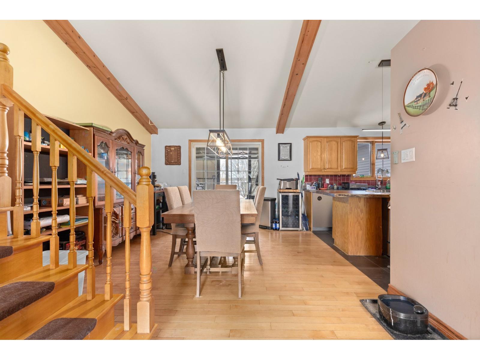 6671 Ch. Forest Terrebonne (La Plaine) Quebec Canada J7M1M5 3