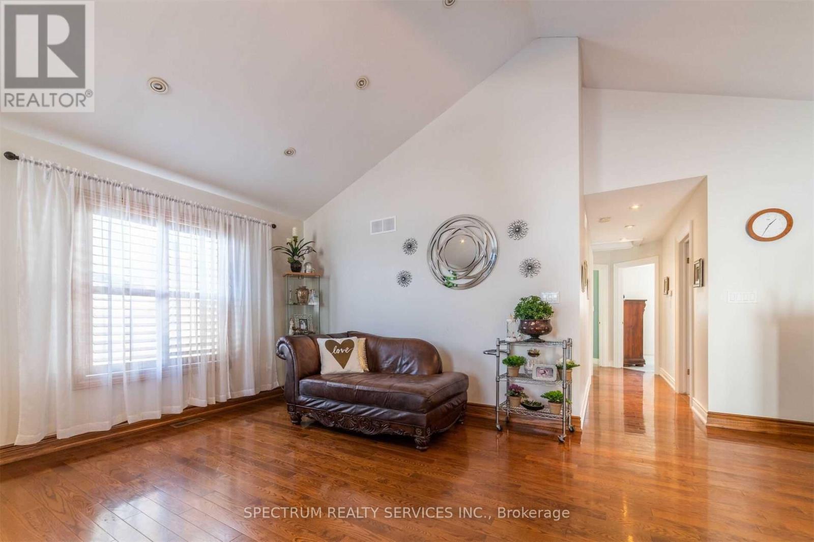 8112 Beaver Glen Drive, Niagara Falls, Ontario  L2H 3K5 - Photo 11 - X13774482