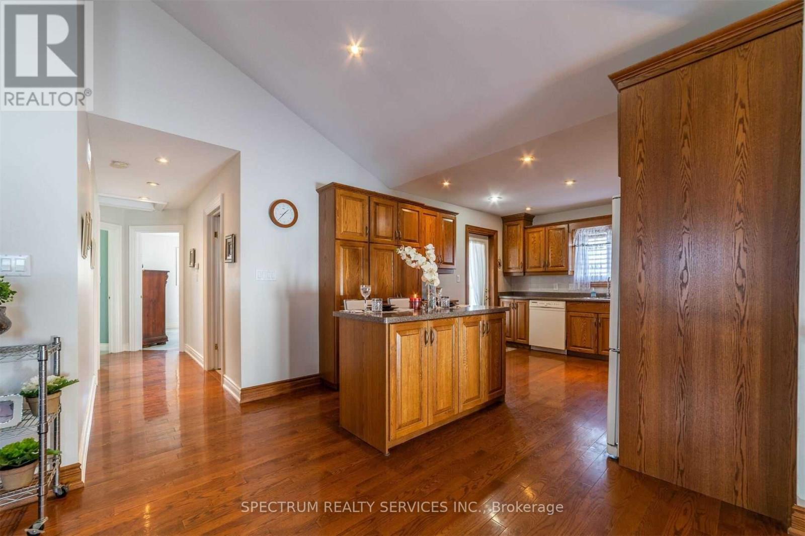 8112 Beaver Glen Drive, Niagara Falls, Ontario  L2H 3K5 - Photo 12 - X13774482