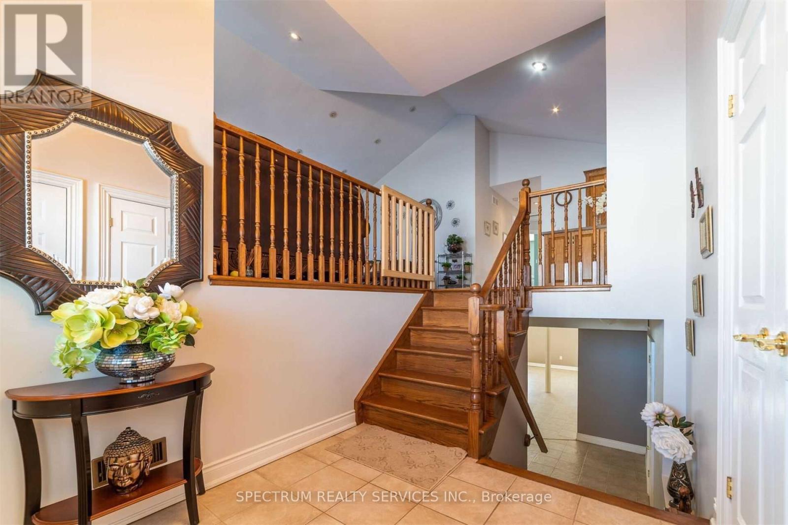 8112 Beaver Glen Drive, Niagara Falls, Ontario  L2H 3K5 - Photo 3 - X13774482