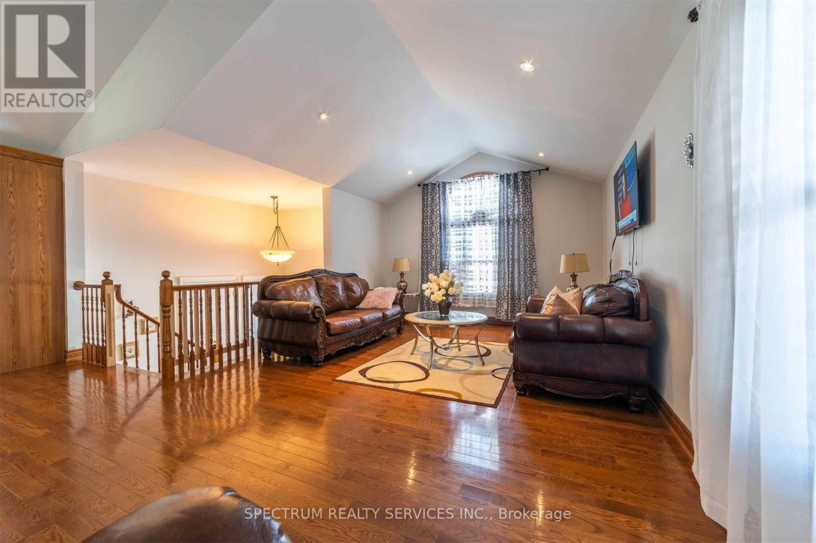 8112 Beaver Glen Drive, Niagara Falls, Ontario  L2H 3K5 - Photo 6 - X13774482
