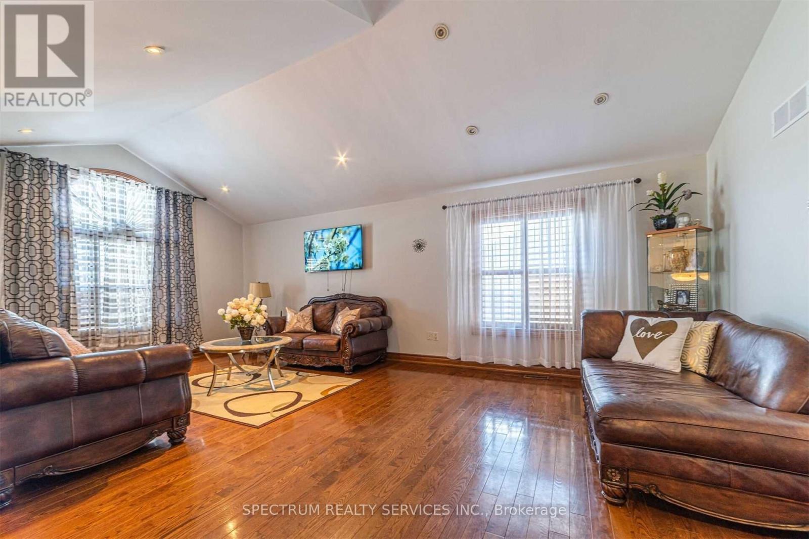 8112 Beaver Glen Drive, Niagara Falls, Ontario  L2H 3K5 - Photo 7 - X13774482