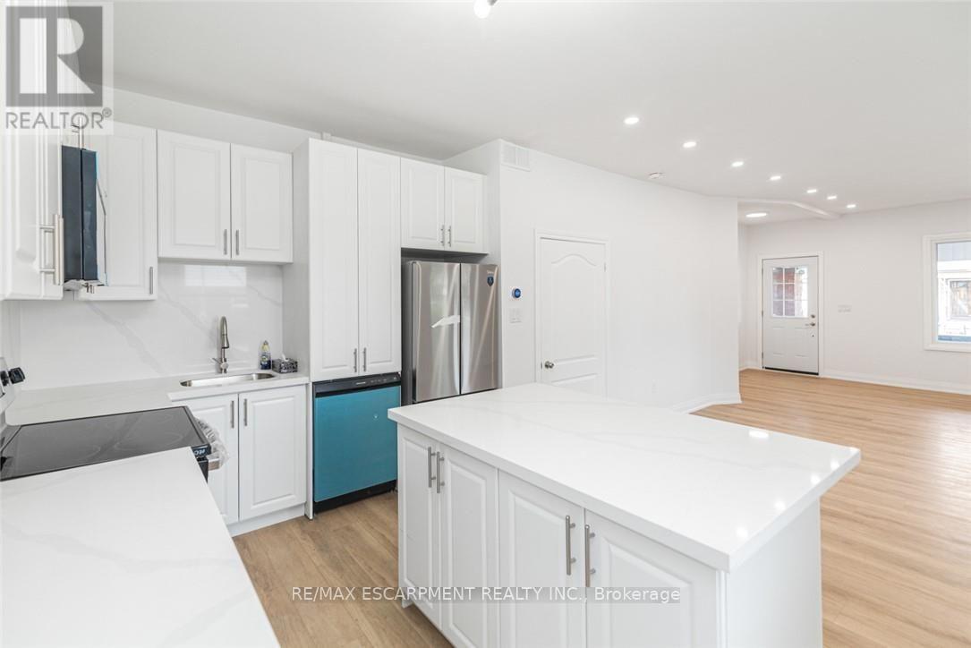 90 Belview Avenue, Hamilton (Crown Point), Ontario  L8L 7K8 - Photo 12 - X13774494
