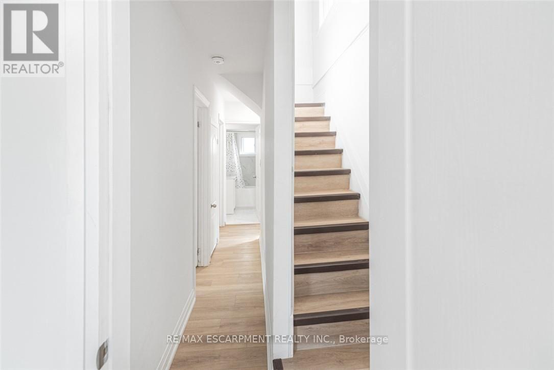 90 Belview Avenue, Hamilton (Crown Point), Ontario  L8L 7K8 - Photo 18 - X13774494