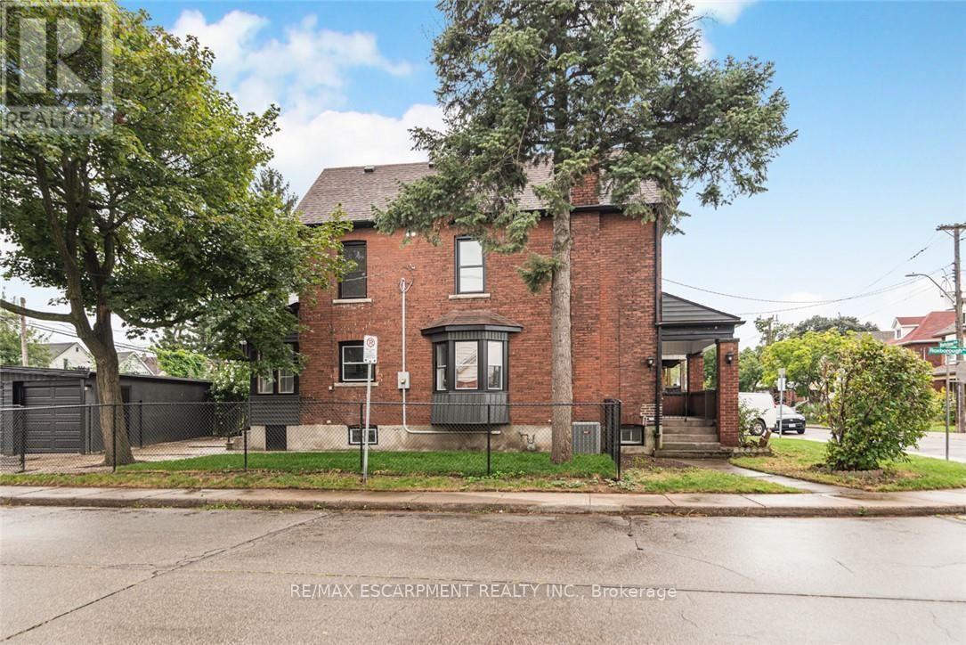 90 Belview Avenue, Hamilton (Crown Point), Ontario  L8L 7K8 - Photo 2 - X13774494