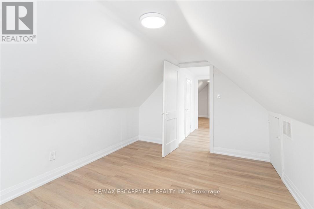90 Belview Avenue, Hamilton (Crown Point), Ontario  L8L 7K8 - Photo 37 - X13774494