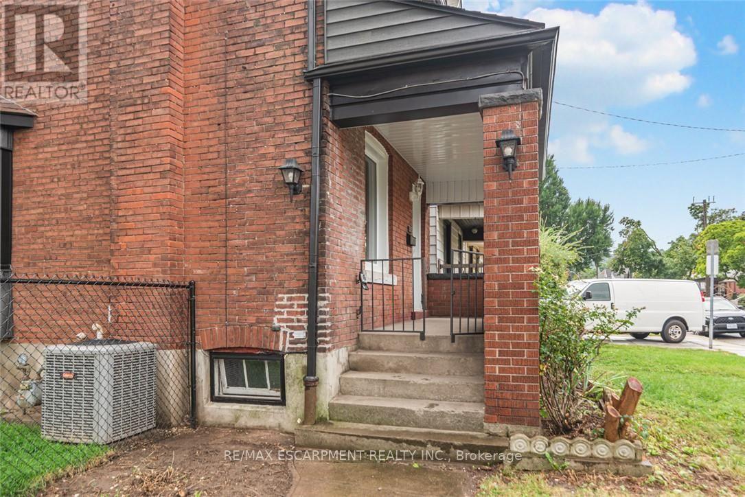 90 Belview Avenue, Hamilton (Crown Point), Ontario  L8L 7K8 - Photo 4 - X13774494