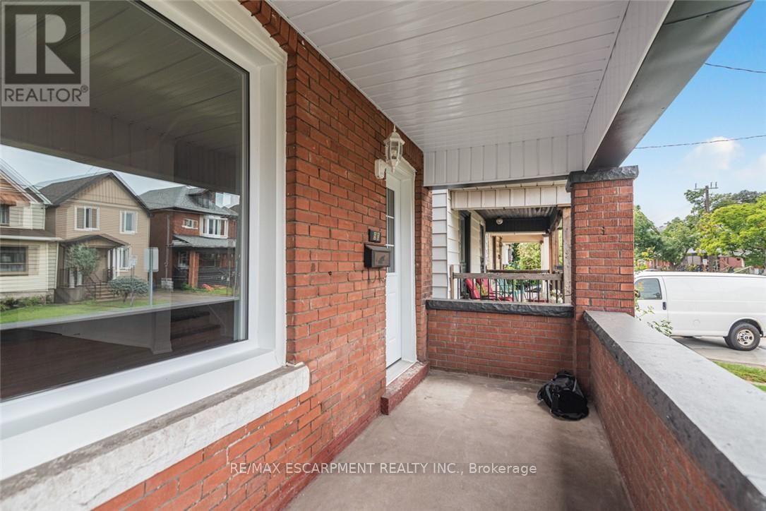 90 Belview Avenue, Hamilton (Crown Point), Ontario  L8L 7K8 - Photo 5 - X13774494