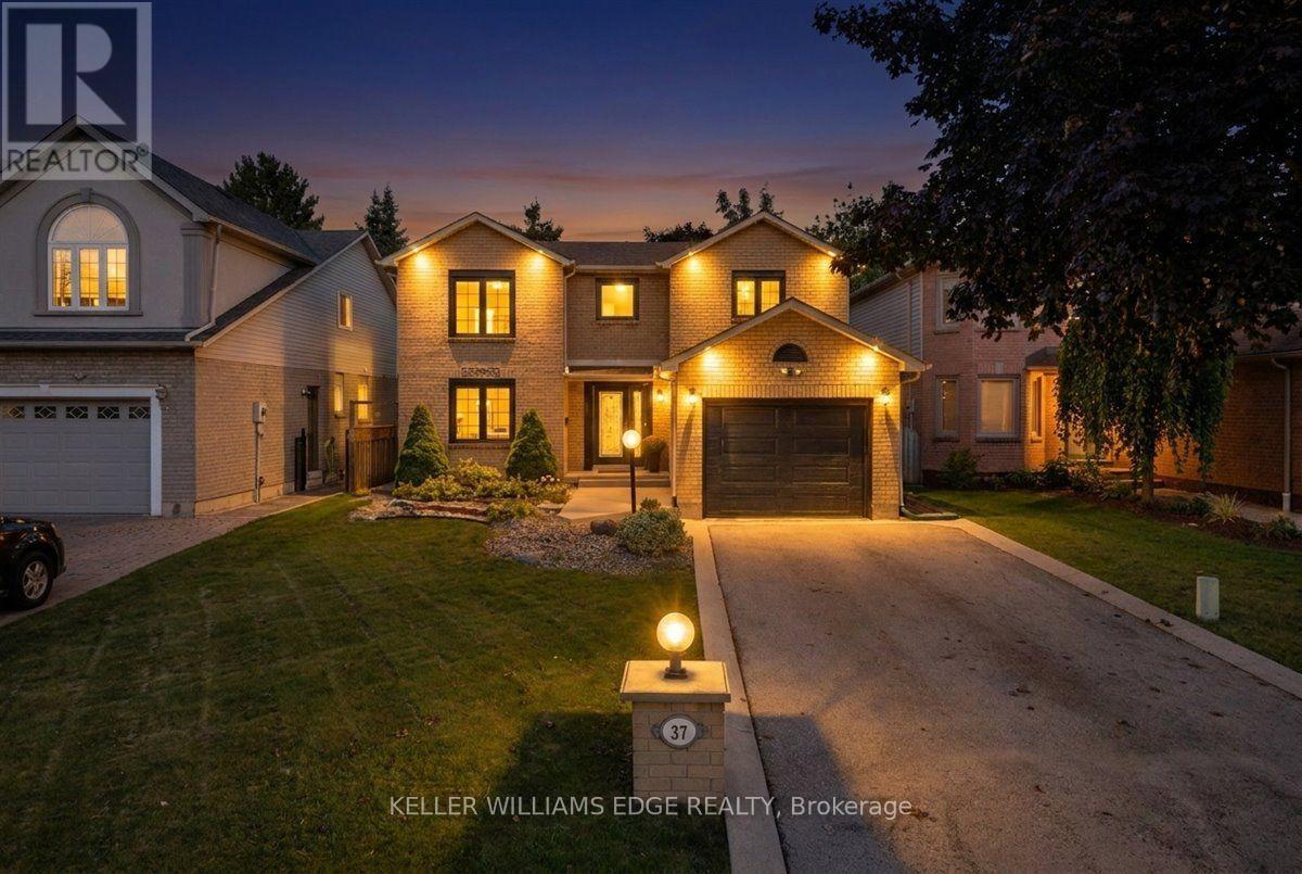 37 Bourbon Court, Hamilton, Ontario  L9B 2E9 - Photo 3 - X13774514