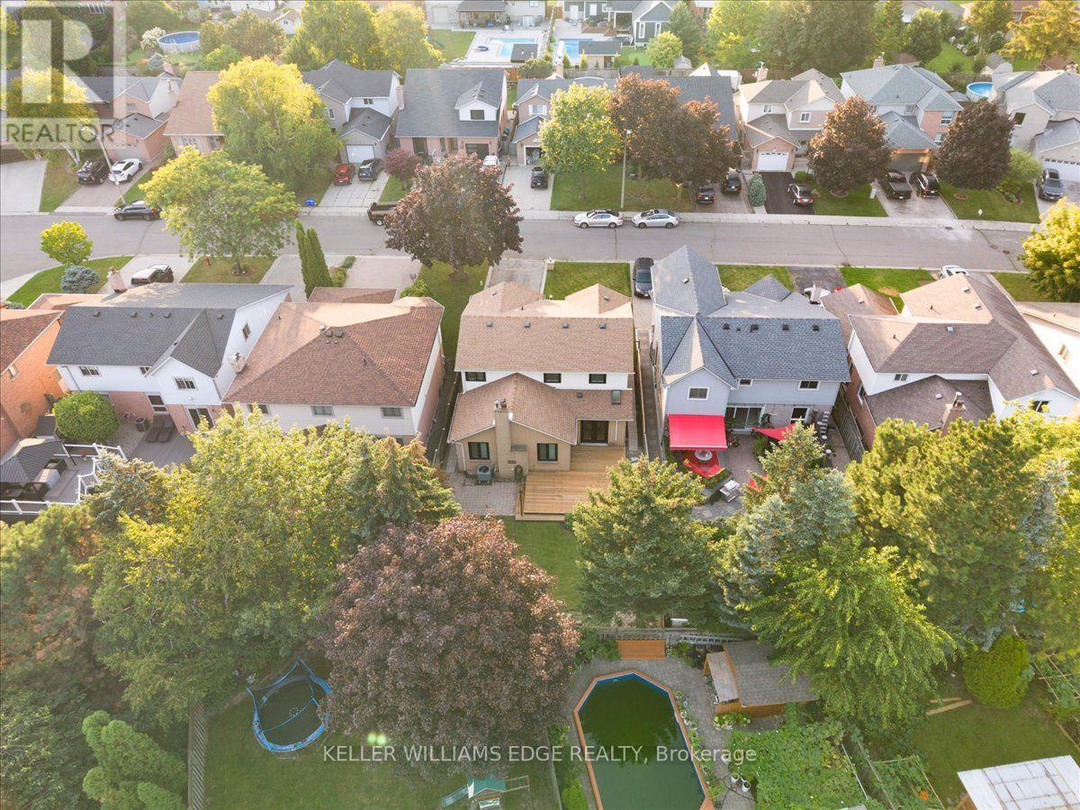 37 Bourbon Court, Hamilton, Ontario  L9B 2E9 - Photo 40 - X13774514