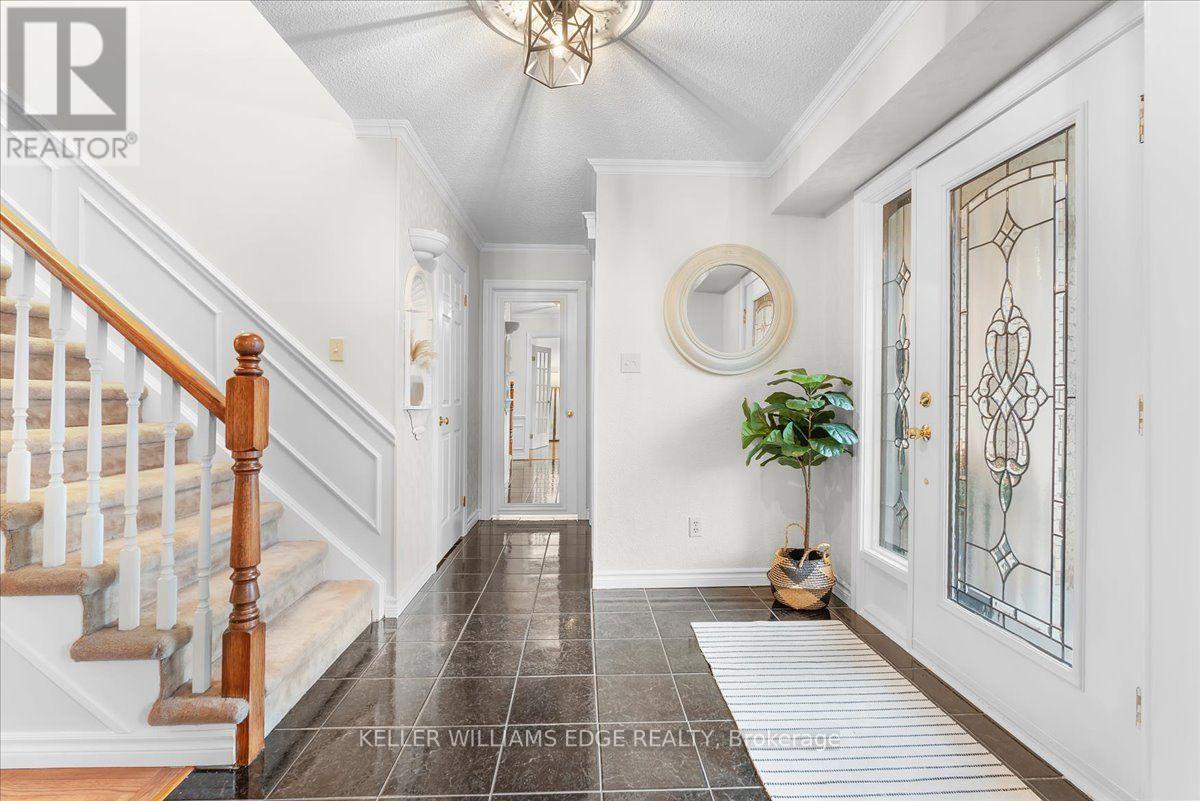 37 Bourbon Court, Hamilton, Ontario  L9B 2E9 - Photo 5 - X13774514