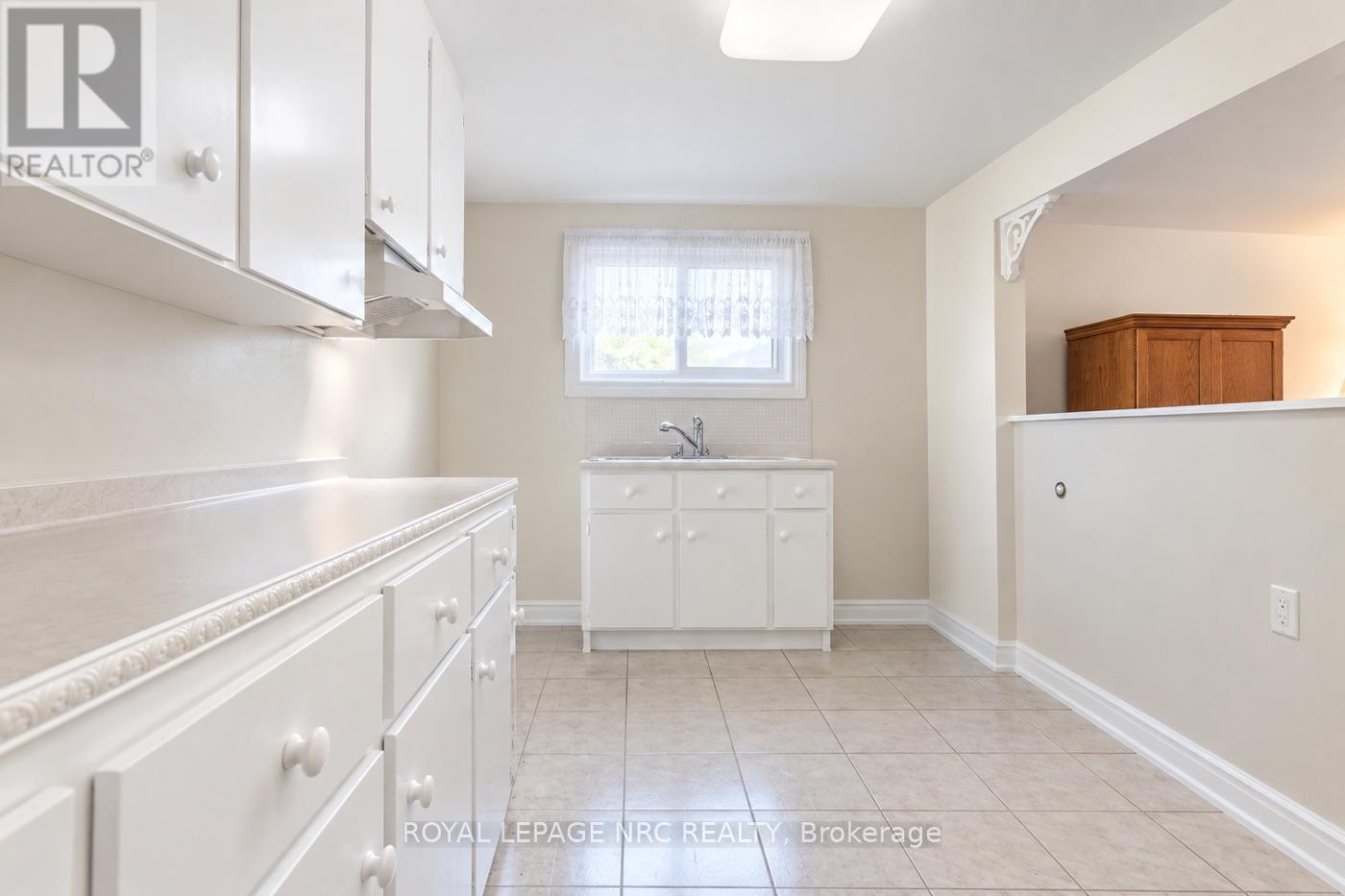 6068 Dixon Street, Niagara Falls, Ontario  L2G 2L5 - Photo 6 - X13761940
