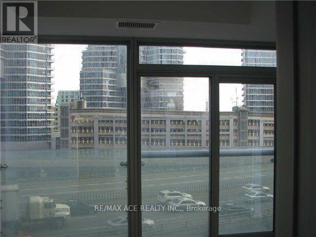 404 - 12 York Street, Toronto, Ontario  M5J 2Z2 - Photo 8 - C13774652