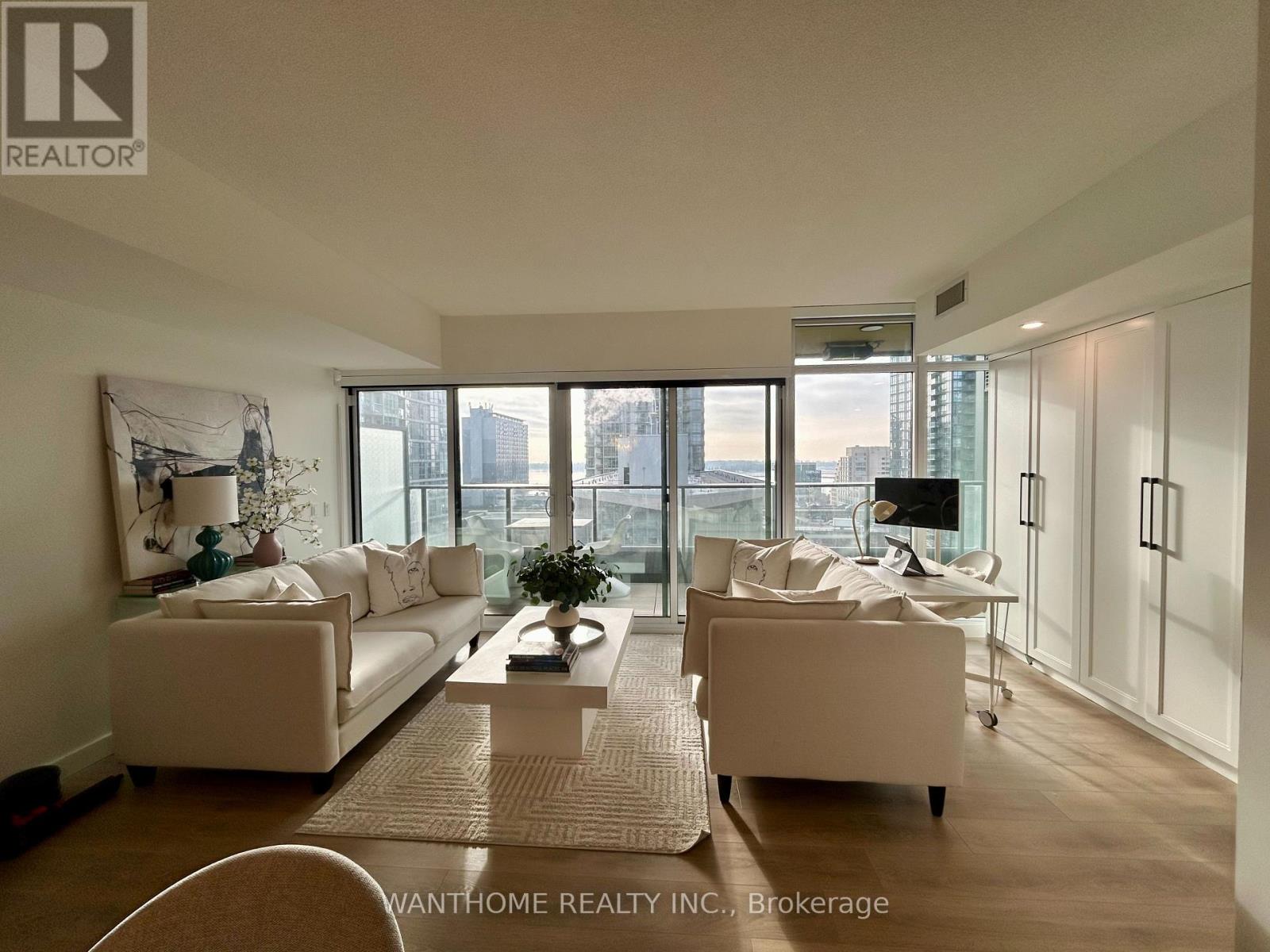921 - 3 Concord Cityplace Way, Toronto, Ontario  M5V 0X4 - Photo 3 - C13774748