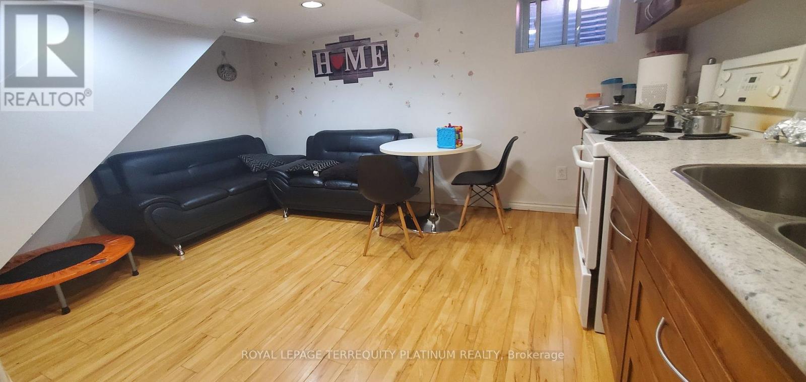 Bsmt - 296 Lumsden Avenue, Toronto, Ontario M4C 2L1 - Photo 2 - E13774644