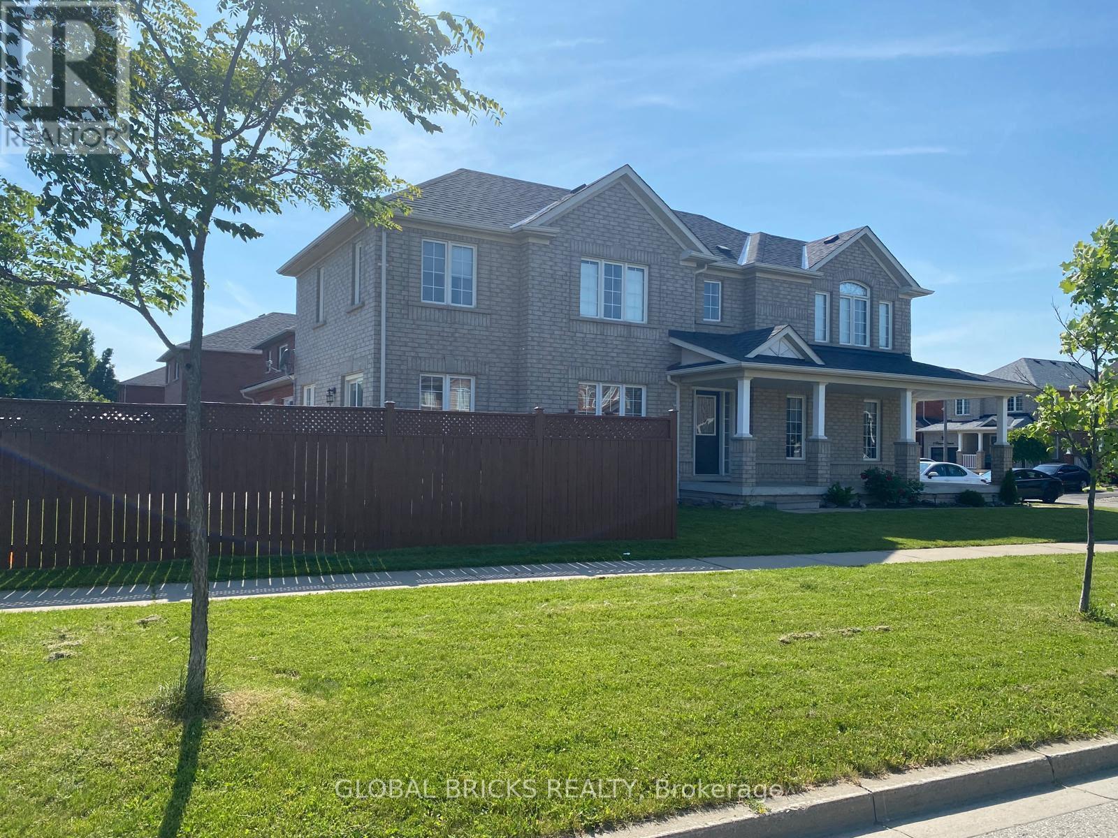 1 RAMPART CRESCENT