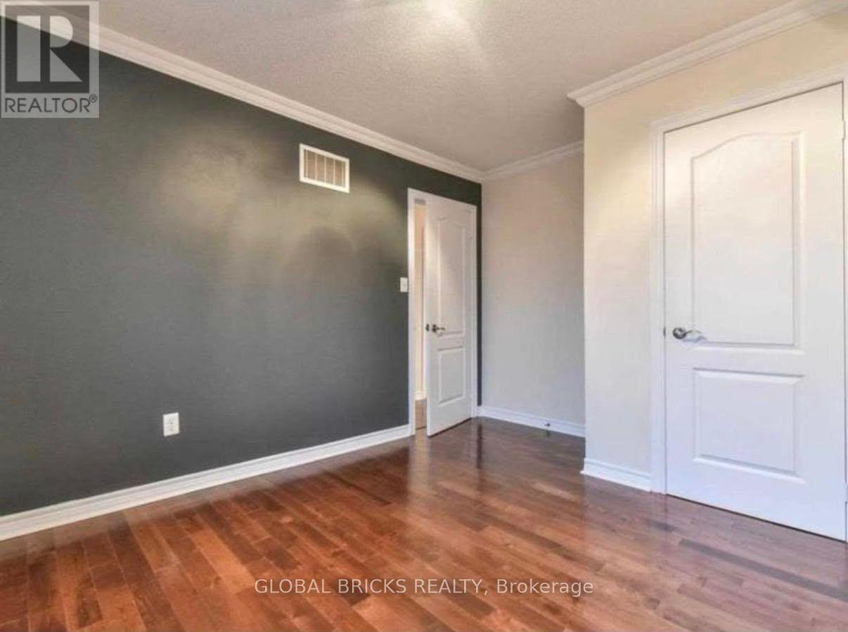 1 Rampart Crescent, Whitby, Ontario  L1P 1T5 - Photo 12 - E13774710