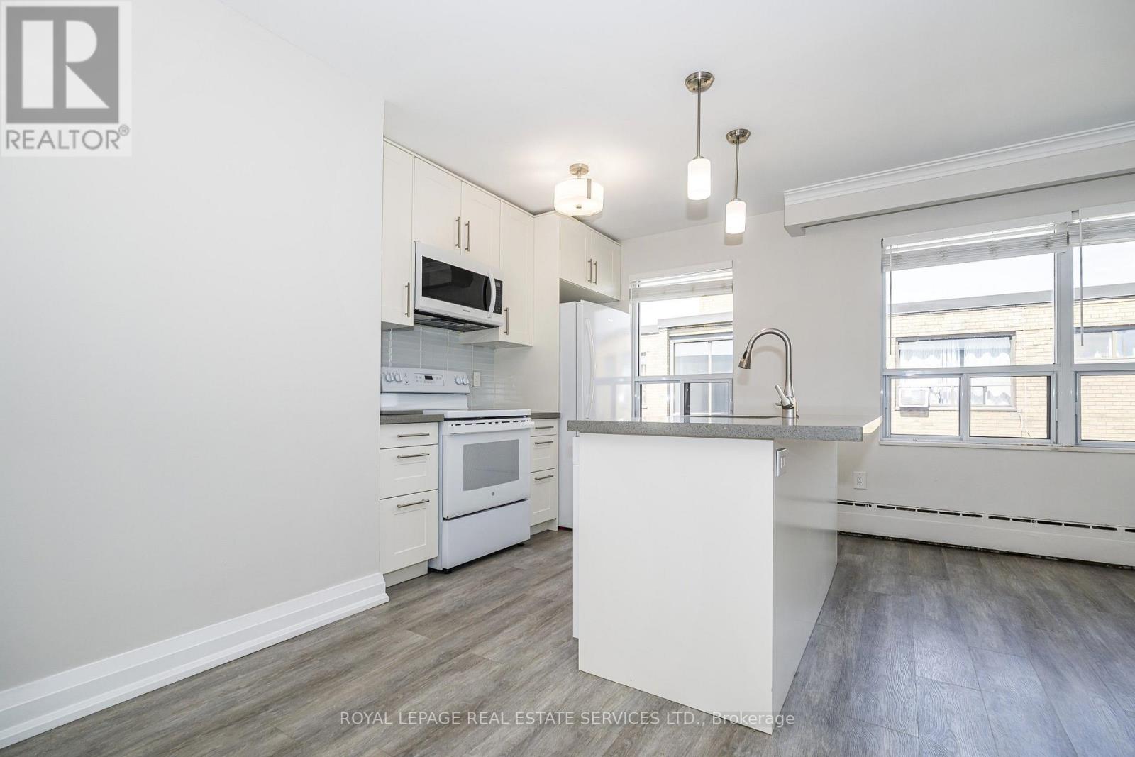 8 - 2637 Keele Street, Toronto, Ontario  M6L 2P2 - Photo 15 - W13774662