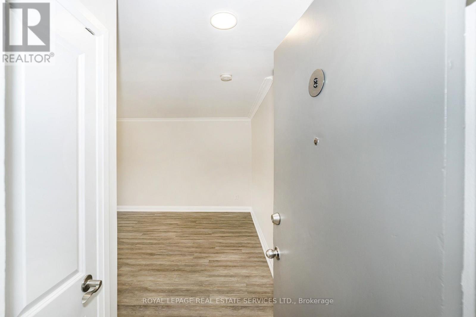 8 - 2637 Keele Street, Toronto, Ontario  M6L 2P2 - Photo 9 - W13774662
