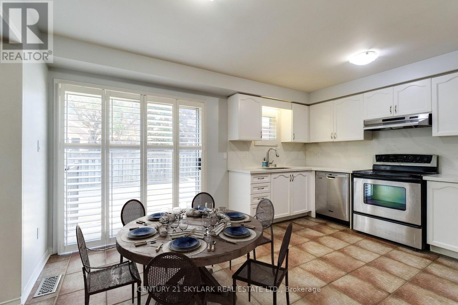 3841 Periwinkle Crescent, Mississauga, Ontario  L5N 6W8 - Photo 19 - W13774790