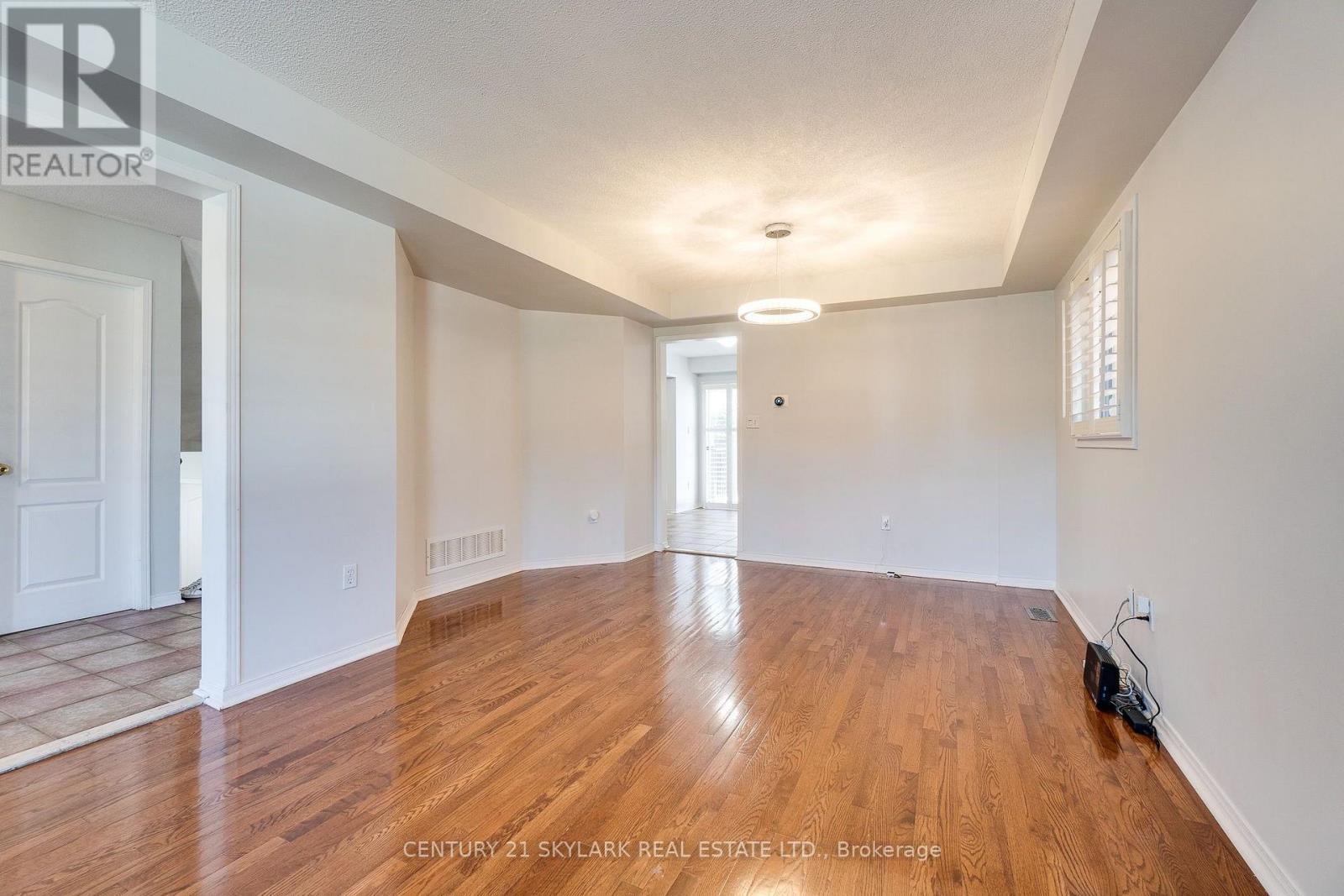 3841 Periwinkle Crescent, Mississauga, Ontario  L5N 6W8 - Photo 7 - W13774790