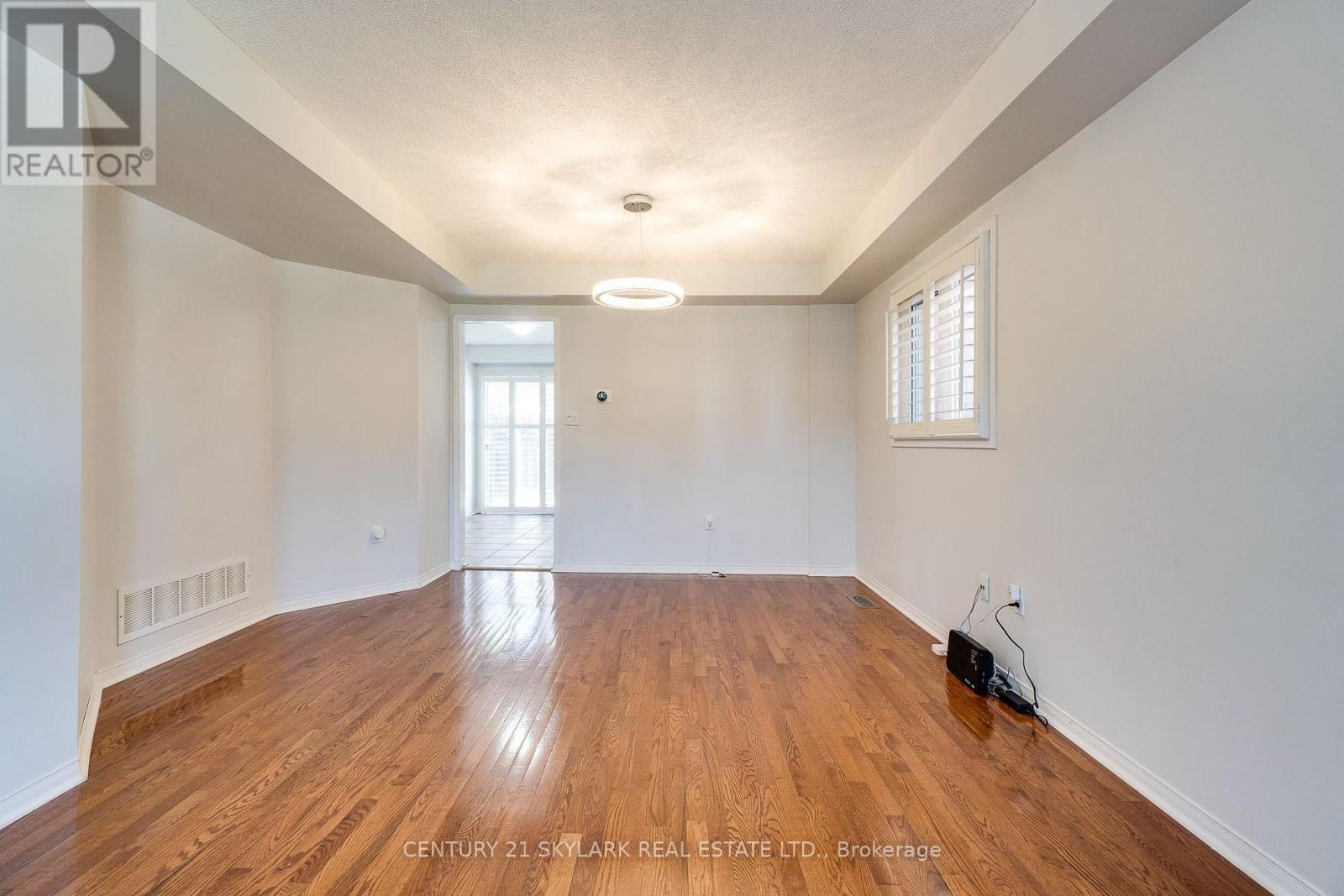 3841 Periwinkle Crescent, Mississauga, Ontario  L5N 6W8 - Photo 8 - W13774790
