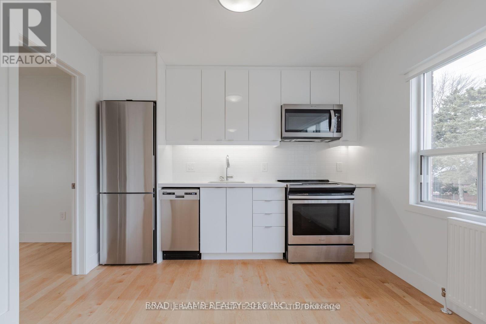 3 - 28a Third Street, Toronto, Ontario M8V 2X6 - Photo 2 - W13774844
