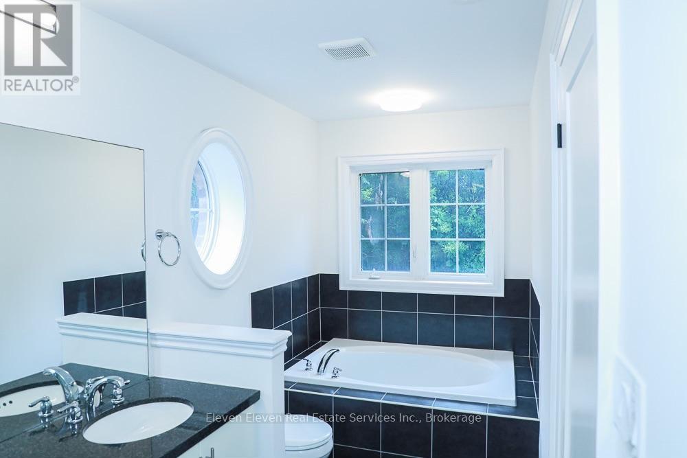 Upper - 1557 Eglinton Avenue W, Mississauga, Ontario  L5M 7C1 - Photo 10 - W13774864