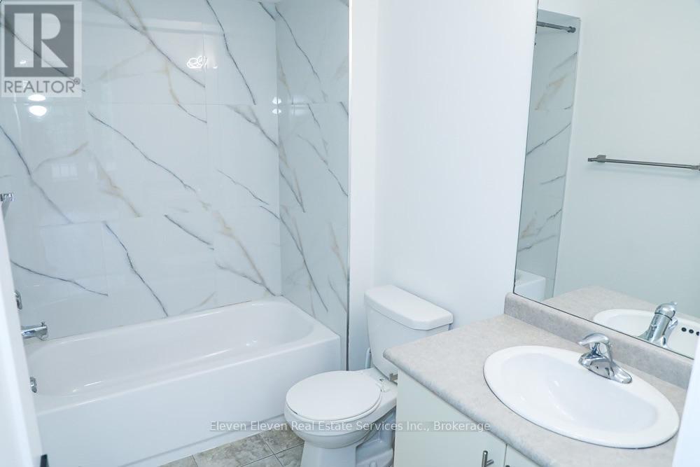 Upper - 1557 Eglinton Avenue W, Mississauga, Ontario  L5M 7C1 - Photo 12 - W13774864